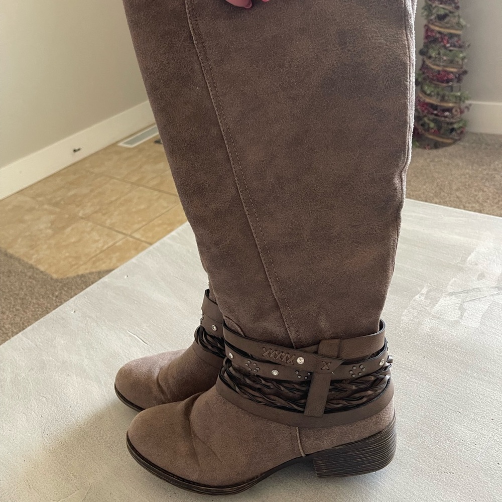 Riding boots